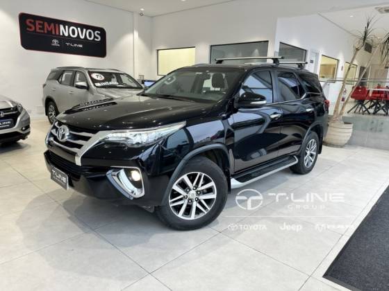 TOYOTA HILUX SW4 2.8 SRX 4X4 16V TURBO INTERCOOLER DIESEL 4P AUTOMÁTICO TOYOTA HILUX SW4 2.8 SRX 4X4 16V TURBO INTERCOOLER DIESEL 4P AUTOMÁTICO
